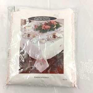 Holiday Victorian Heirloom Lace Fabric Tablecloth, Vintage Scalloped 66 X 84